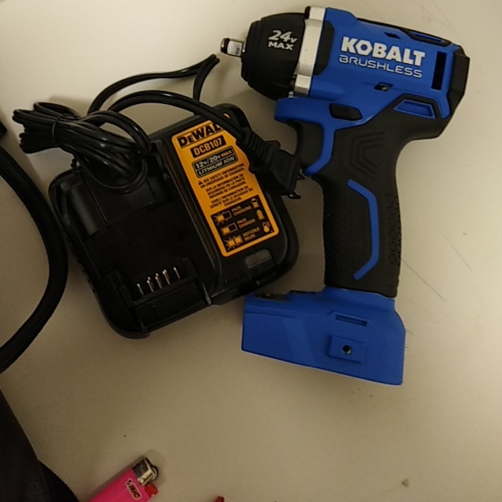 24 volt cobalt impact driver Anand dewalt fast cha